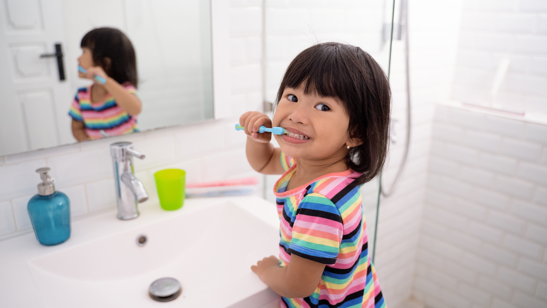 featured picture for electric teeth brushing blog post